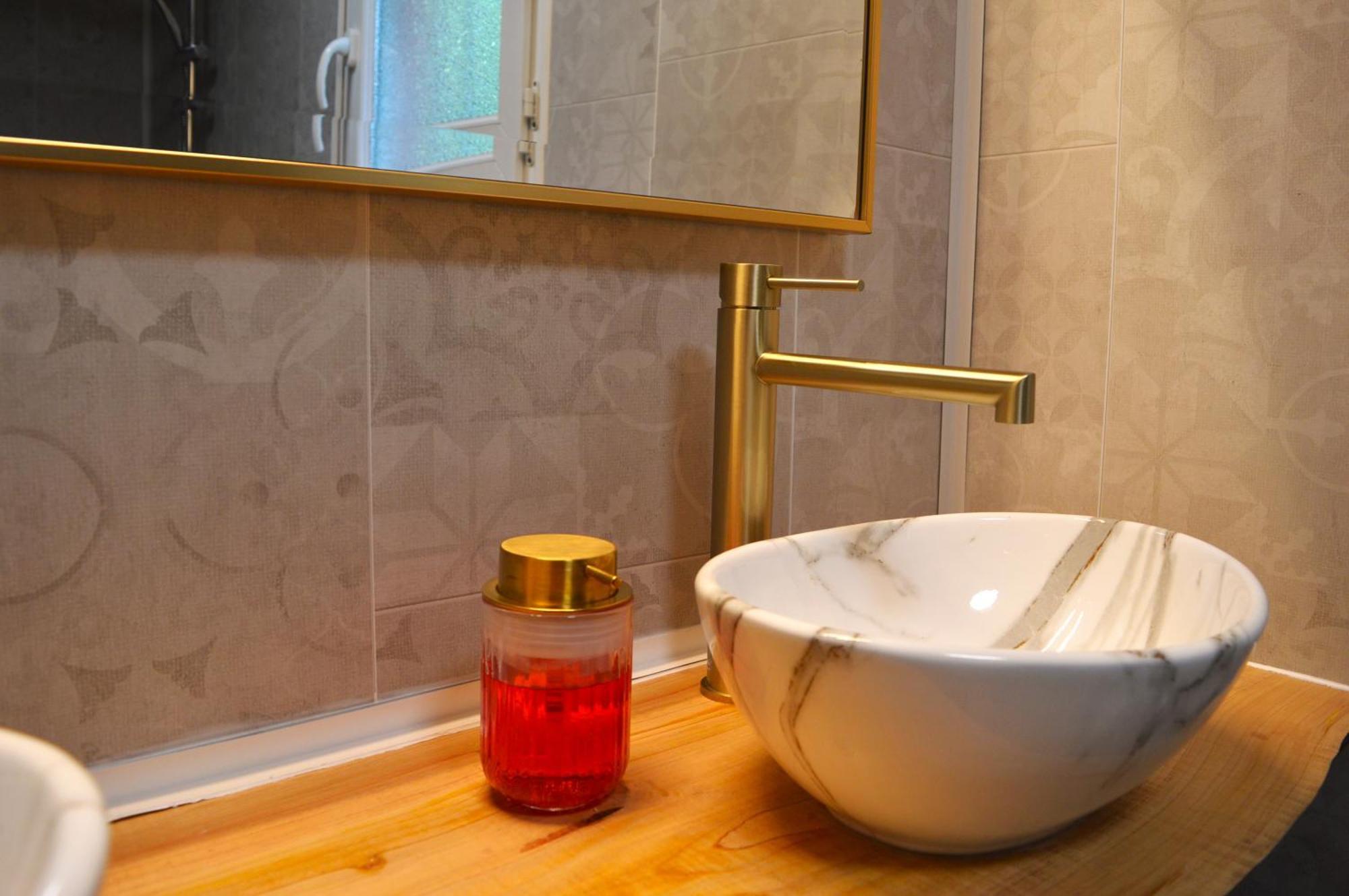 La Rose Des Vents & Spa - Gite La Parenthese Néoules Екстериор снимка